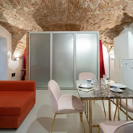 Апартаменти 5* Luxury In Unirii Square. *